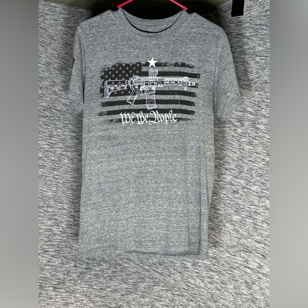 Howitzer patriot we the people gray white black t-shirt size smaller